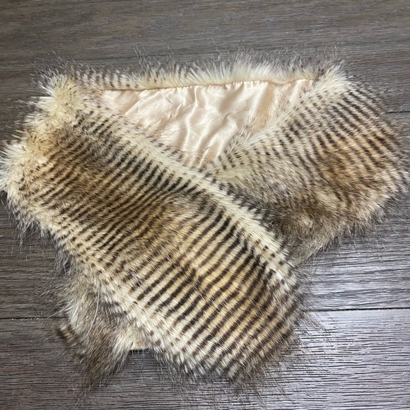 RUYI FAUX FUR Variegated Brown Ivory COLLAR SCARF NECK WARMER ~ - Picture 2 of 5